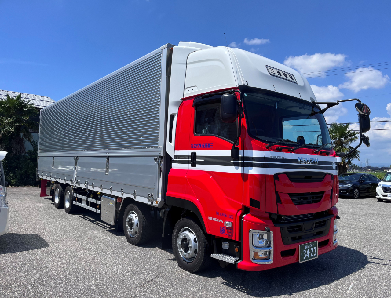 新車入りました