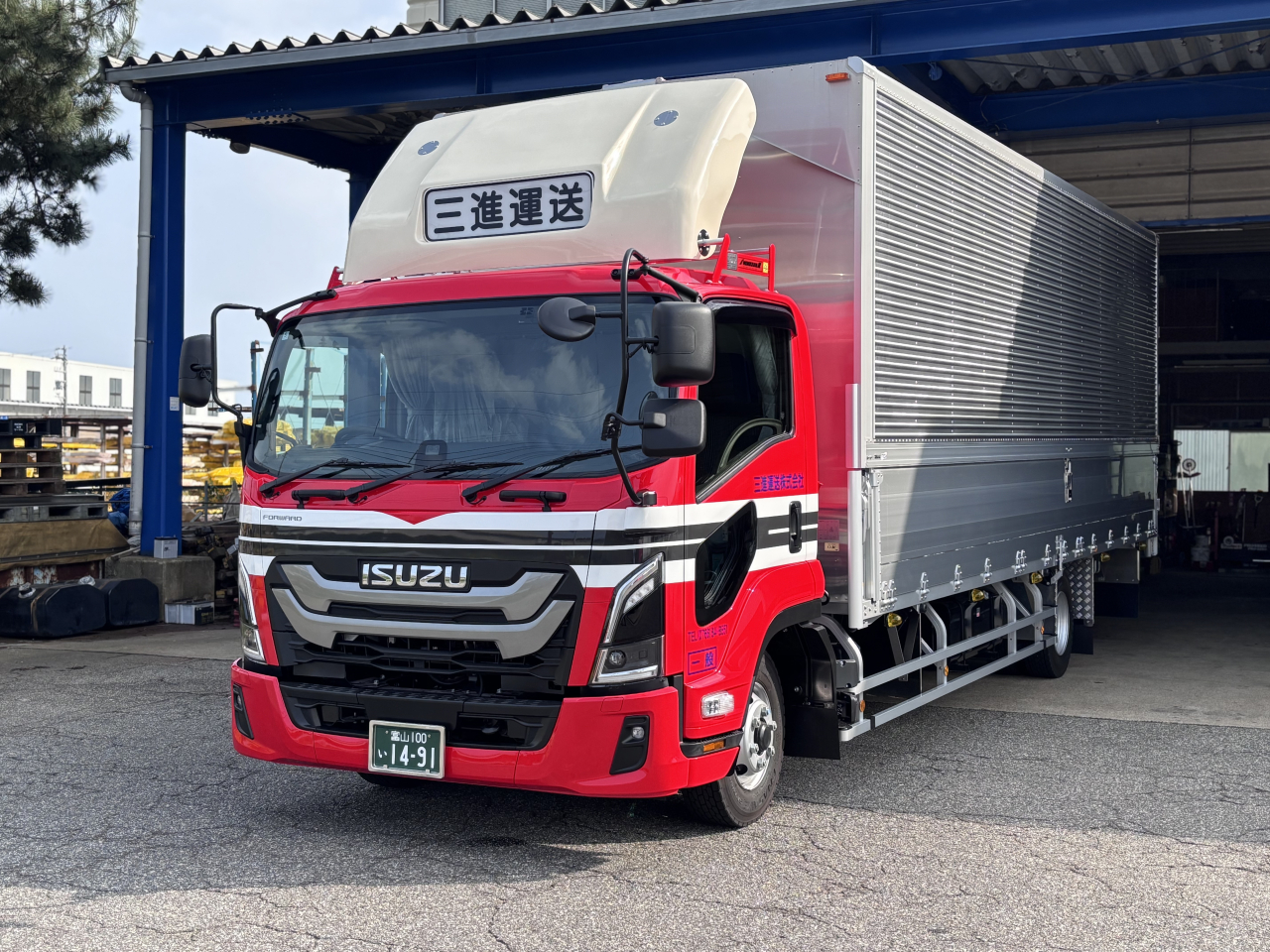 新車入りました